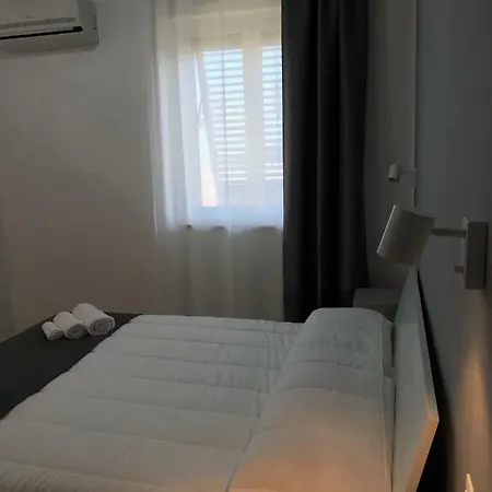 Aparthotel Andrea Vacanze L'ancora *