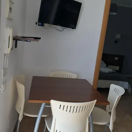 Apartahotel Andrea Vacanze L'ancora 4*